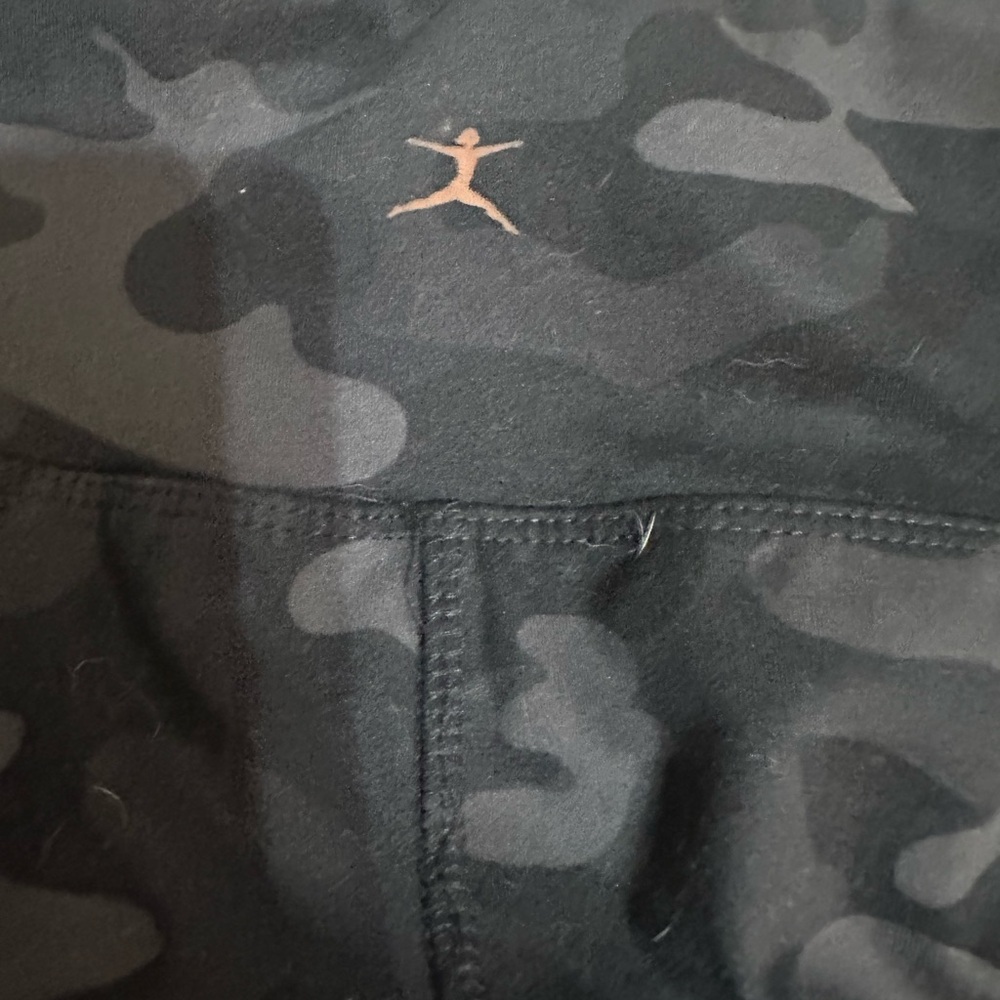 Danskin Women's Camo Bike Shorts (bundle‎ 2) - Black. Size large. - Picture 10 of 11